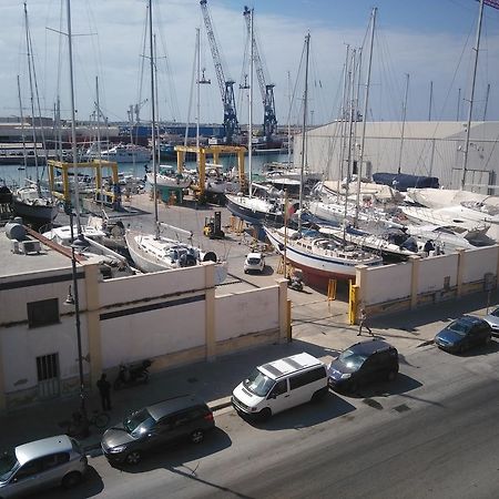 L'Oasi Del Porto Bed & Breakfast Trapani Bagian luar foto