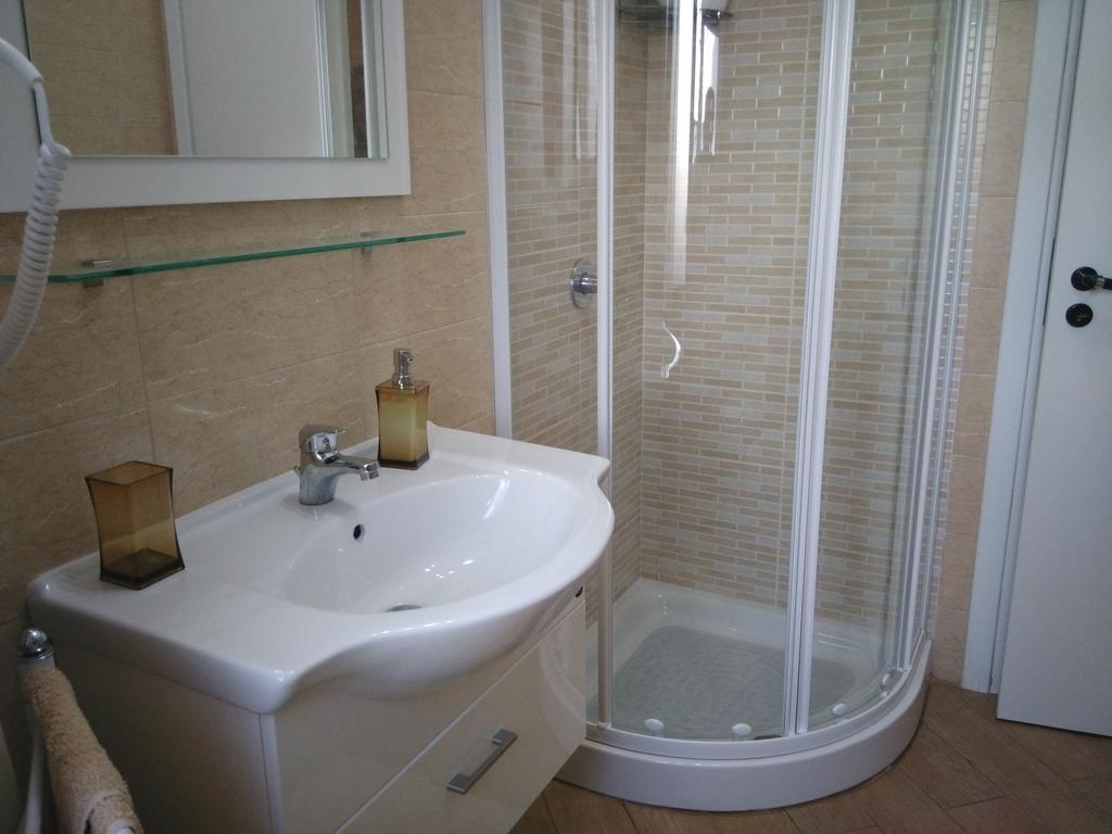 L'Oasi Del Porto Bed & Breakfast Trapani Bagian luar foto
