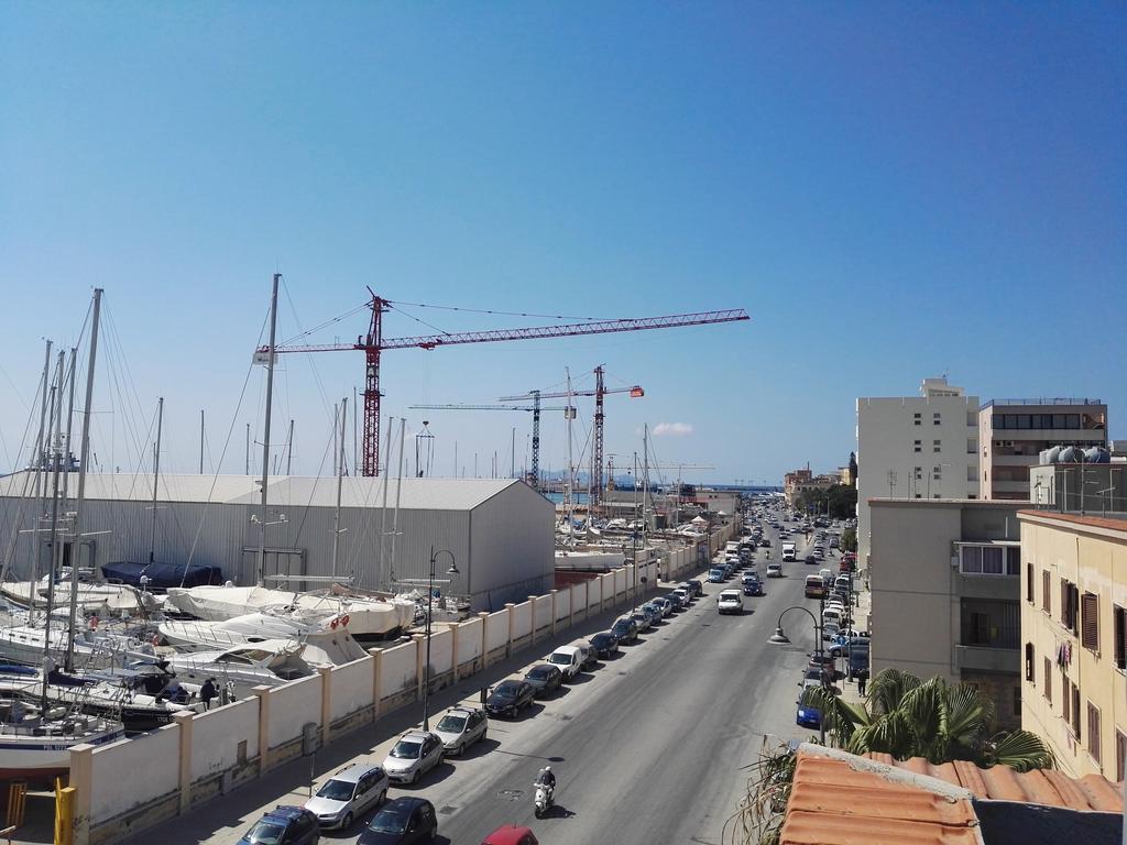L'Oasi Del Porto Bed & Breakfast Trapani Bagian luar foto