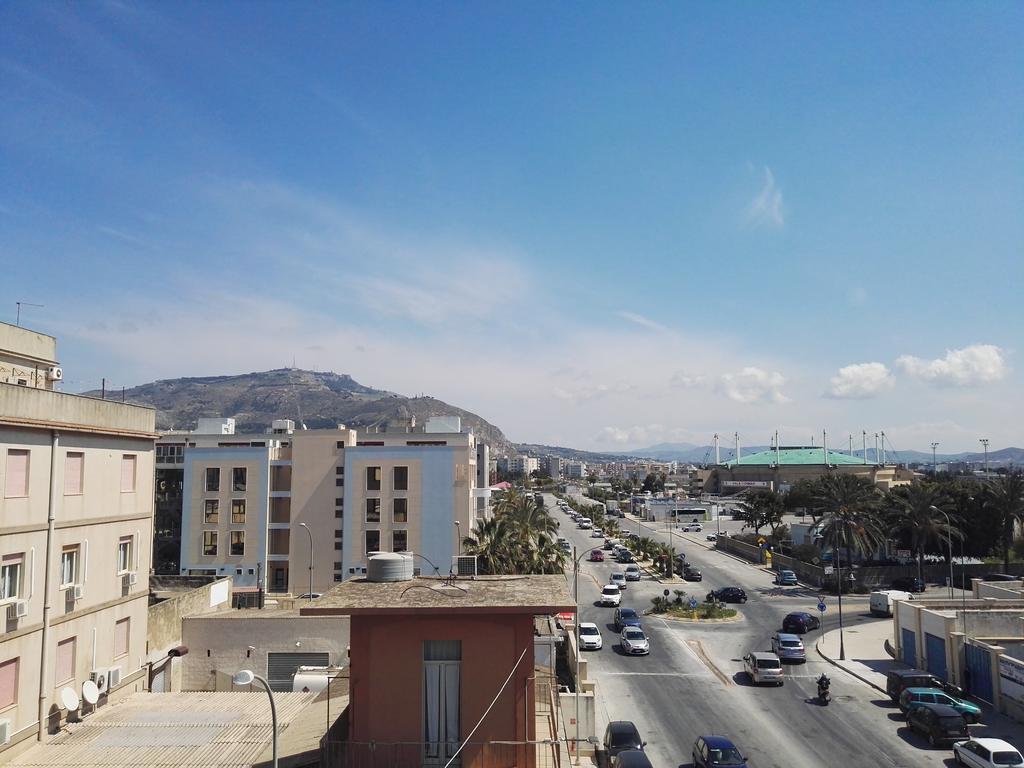 L'Oasi Del Porto Bed & Breakfast Trapani Bagian luar foto