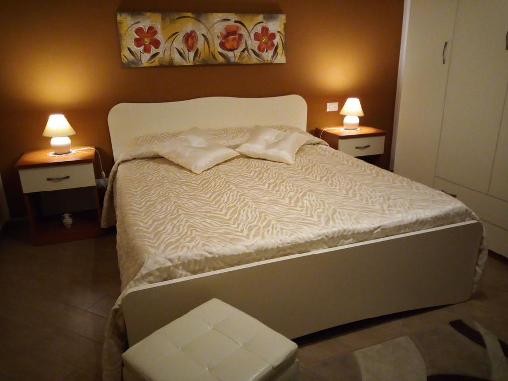 L'Oasi Del Porto Bed & Breakfast Trapani Bagian luar foto